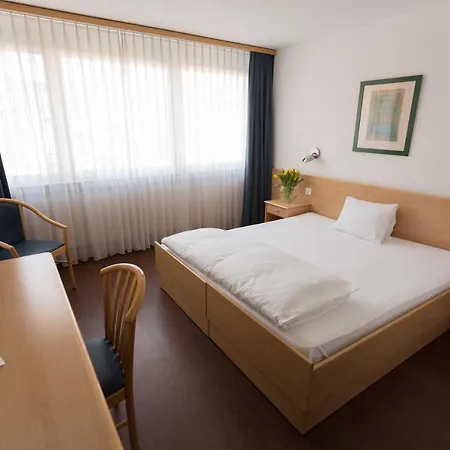 Metropol Hotel *