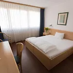 Metropol Hotel *